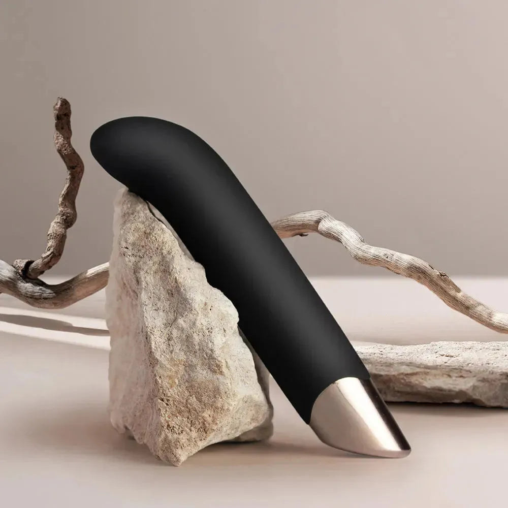 Rocks Off Chaiamo – Black, G-Spot Vibrator, Ergonomic Angled Tip, 10 Vibration Settings